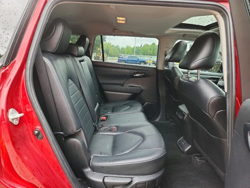 2022 TOYOTA HIGHLANDER HYBRID XLE 11