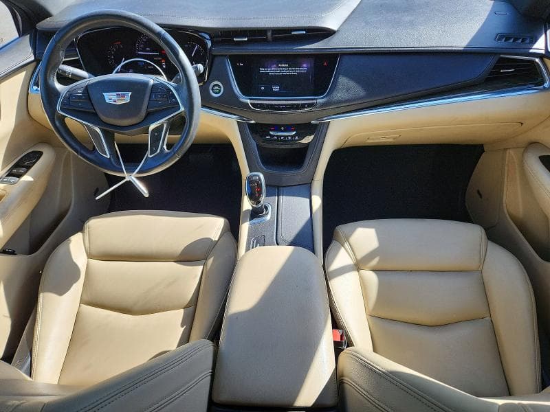 2017 CADILLAC XT5 8