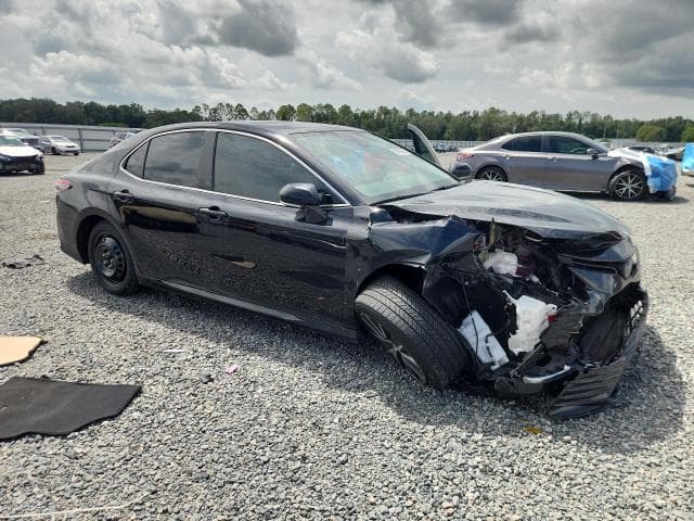 2022 TOYOTA CAMRY XLE 4