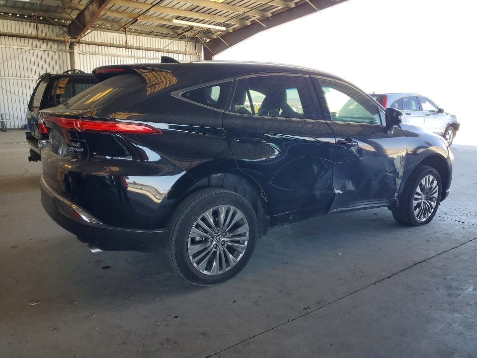 2022 TOYOTA VENZA XLE 3