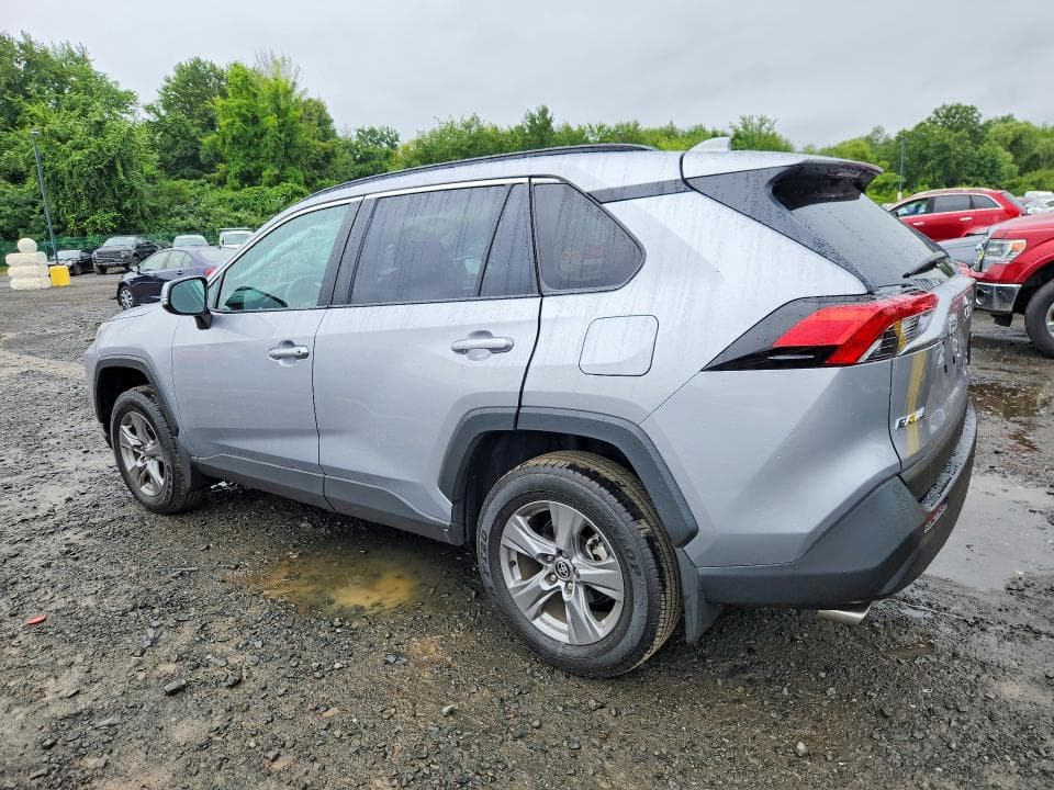2024 TOYOTA RAV4 XLE 2
