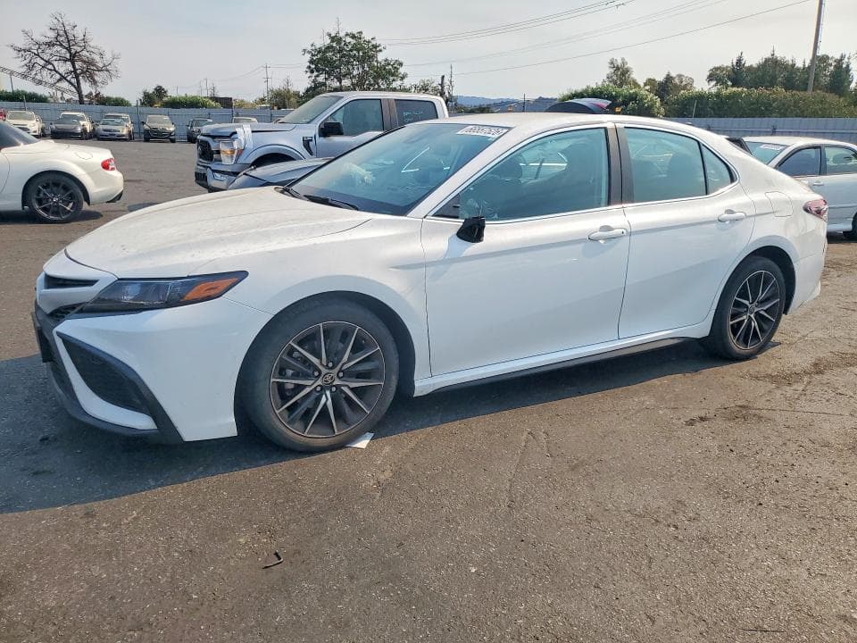 2024 TOYOTA CAMRY SE - 1