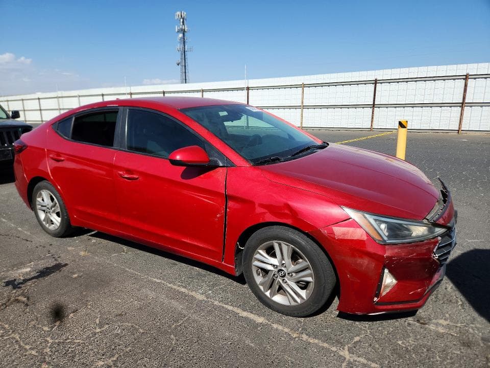 2019 HYUNDAI ELANTRA SEL 4