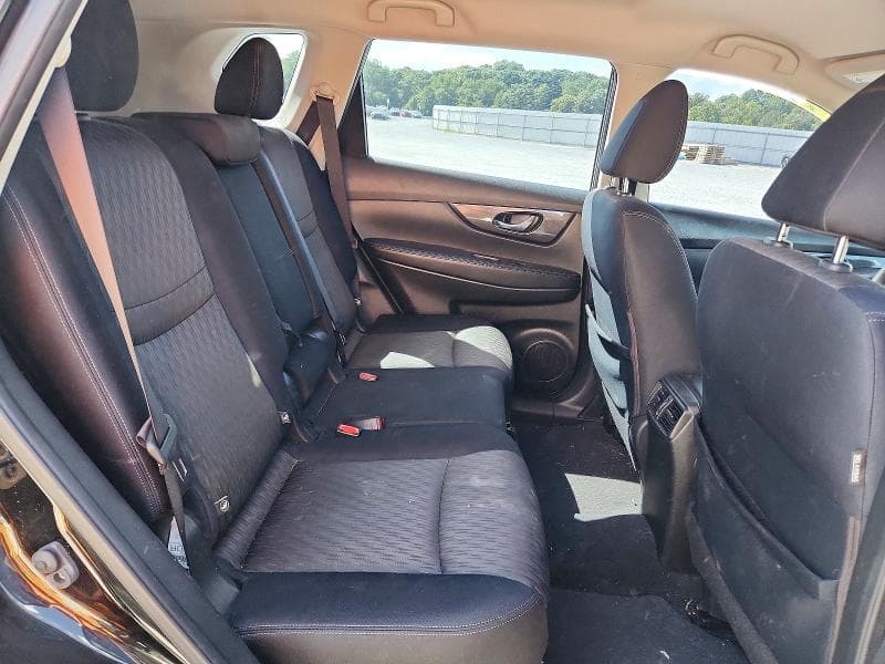 2018 NISSAN ROGUE S 11
