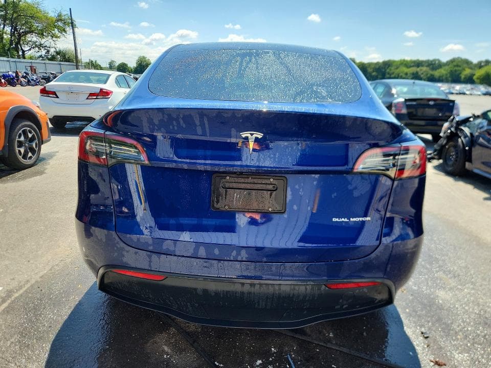 2024 TESLA MODEL Y 6