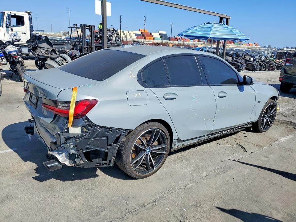2023 BMW 330E 3