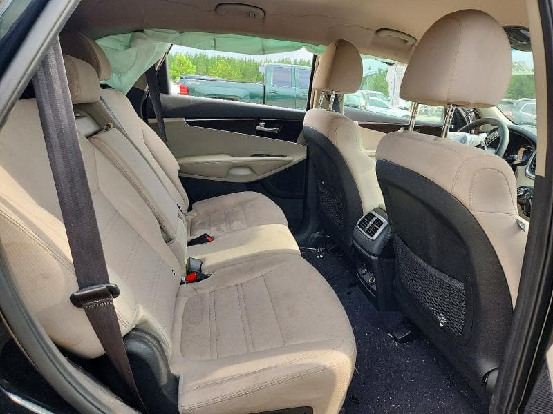 2020 KIA SORENTO LX 10