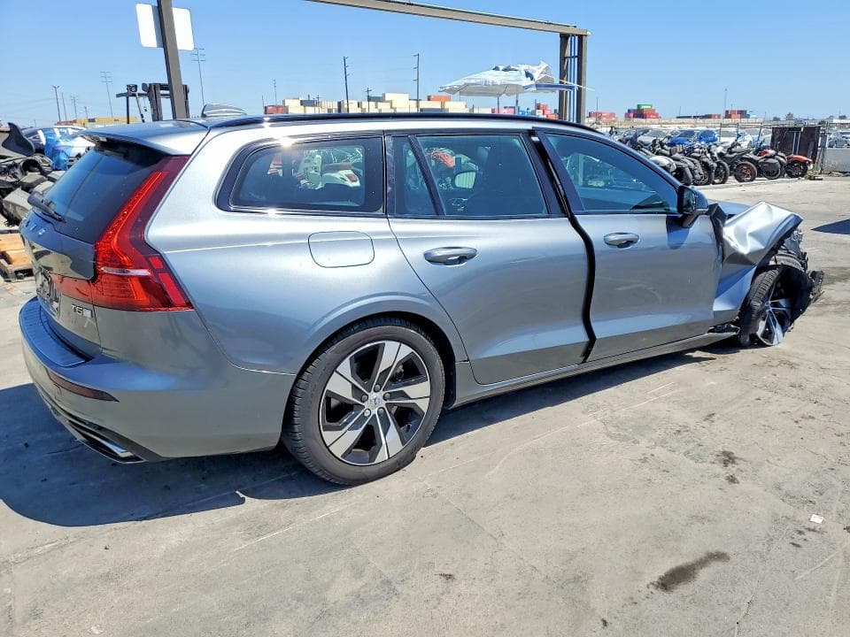 2020 VOLVO V60 T5 R-DESIGN 3