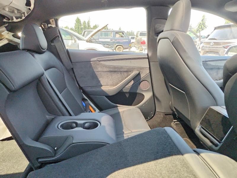 2026 TESLA MODEL Y 11