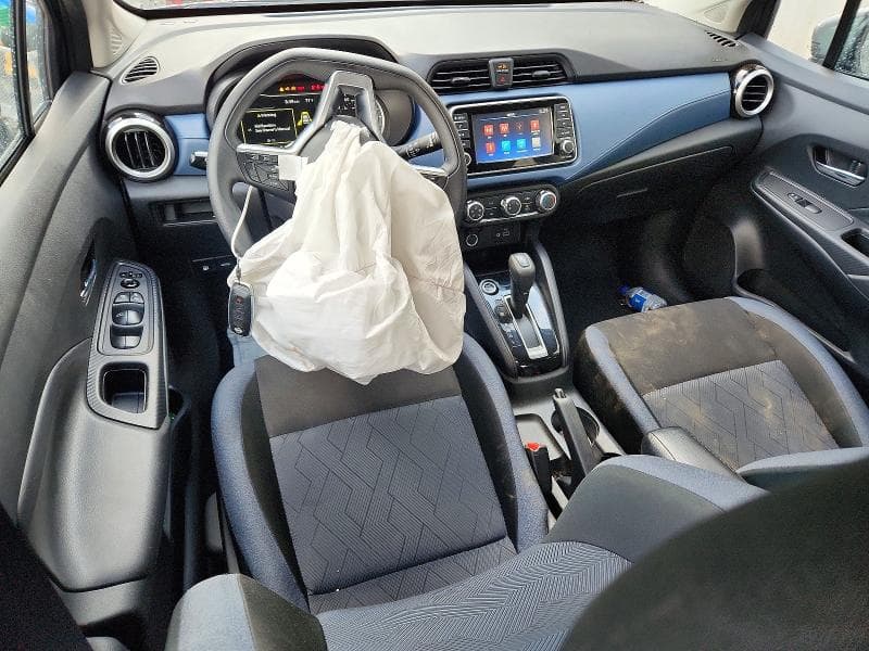 2025 NISSAN VERSA SV 8
