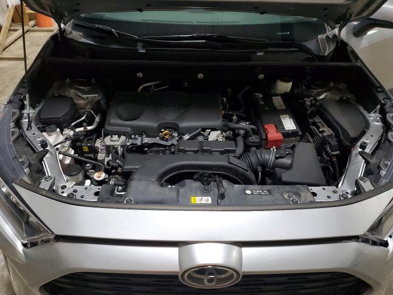 2021 TOYOTA RAV4 XLE 12