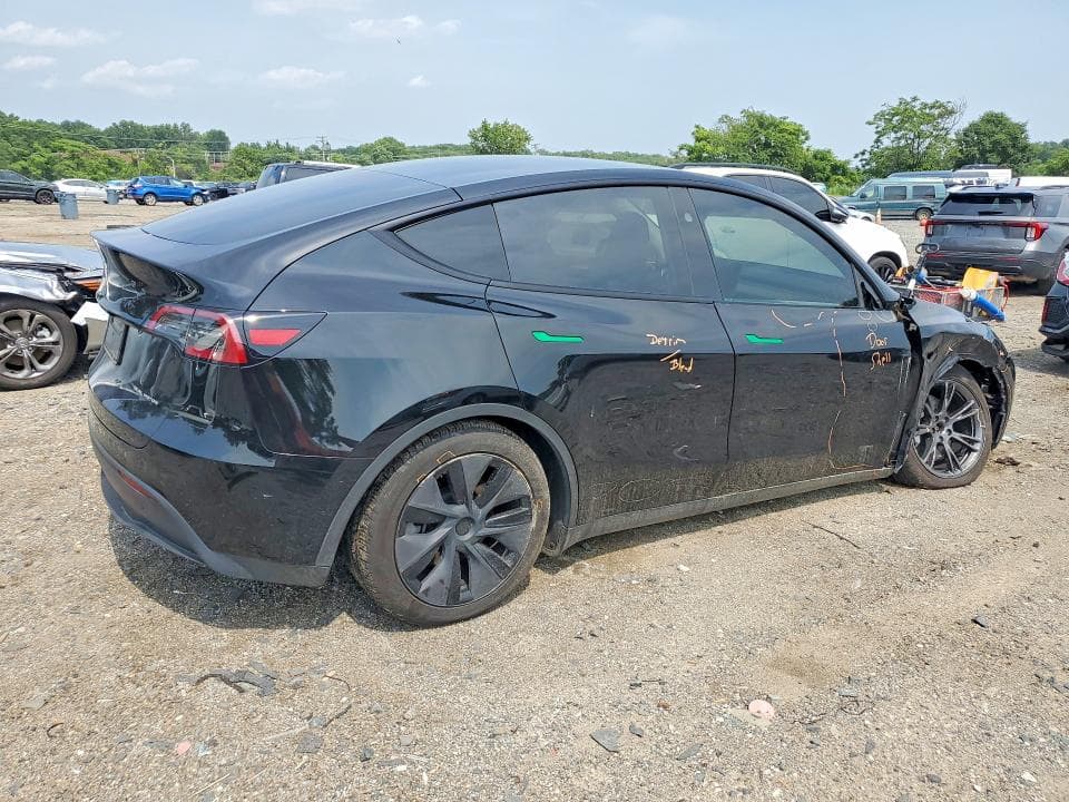 2025 TESLA MODEL Y 3