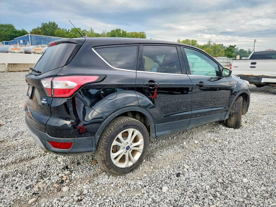 2017 FORD ESCAPE SE 3