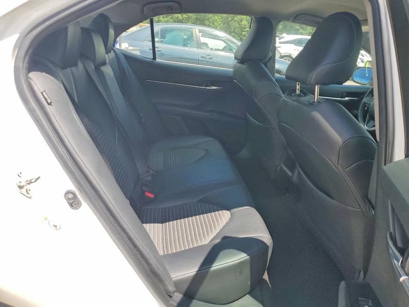 2018 TOYOTA CAMRY SE 10