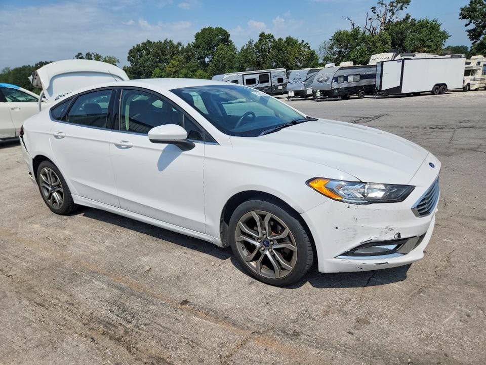 2017 FORD FUSION SE 4