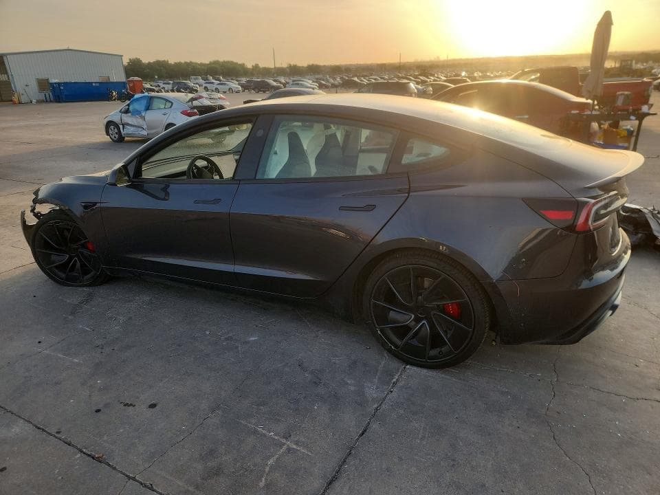 2025 TESLA MODEL 3 2