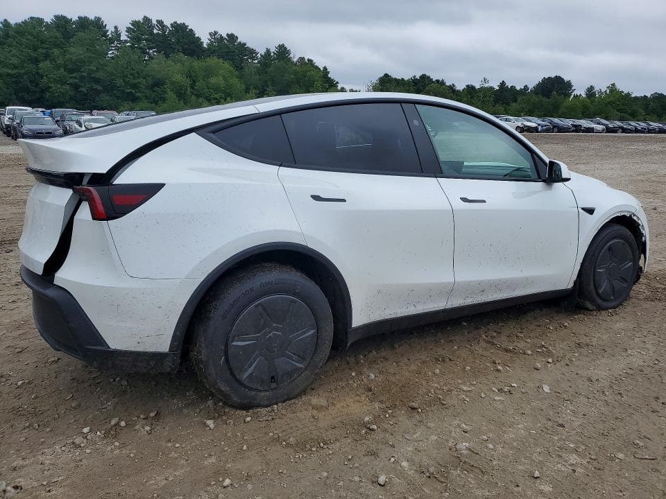 2026 TESLA MODEL  Y 3
