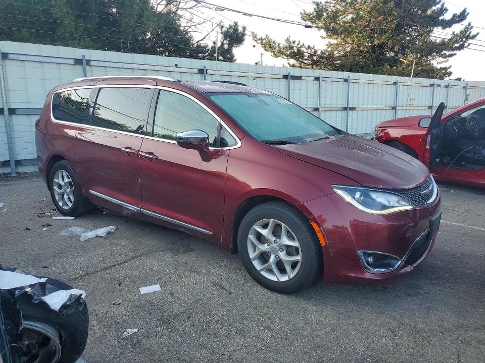 2019 CHRYSLER PACIFICA LIMITED 4
