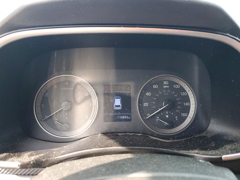 2020 HYUNDAI TUCSON SE 9