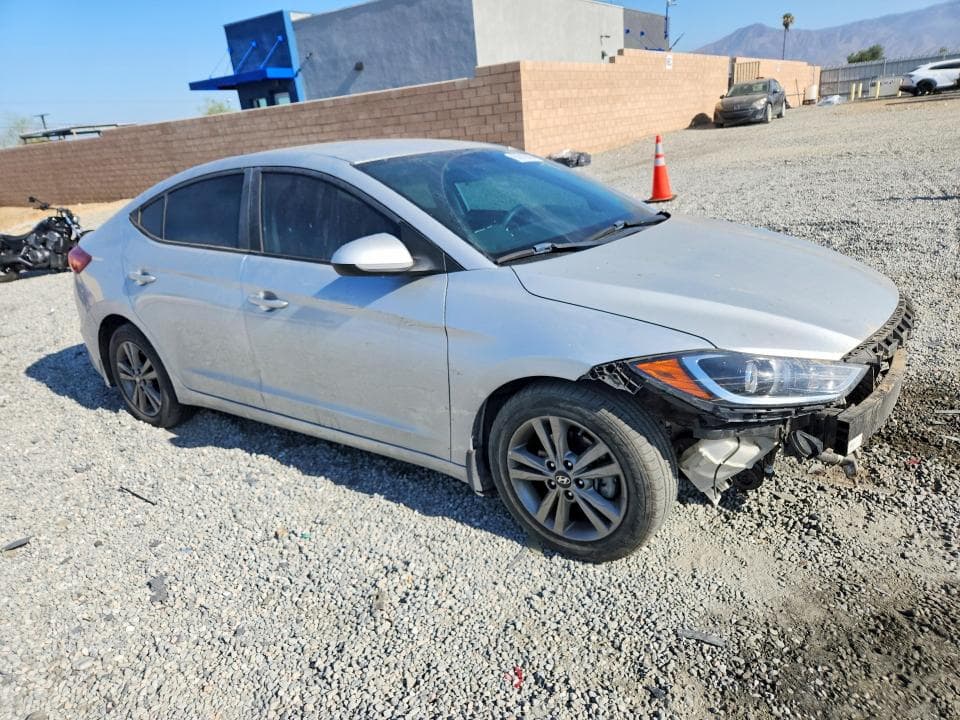 2018 HYUNDAI ELANTRA SEL 4