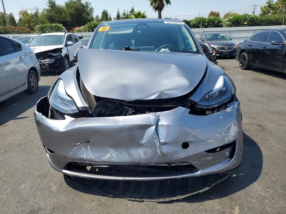 2025 TESLA MODEL Y 5