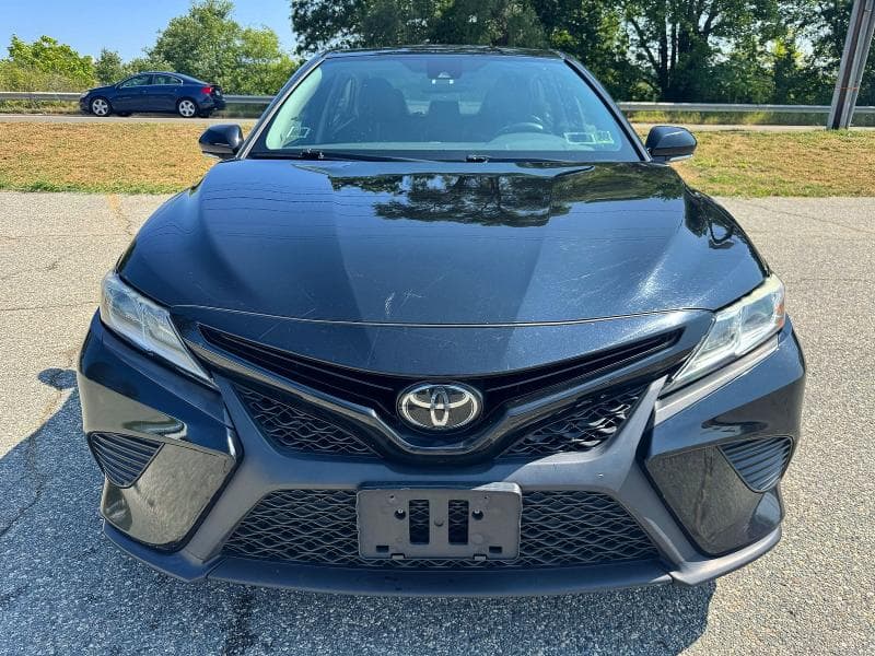 2019 TOYOTA CAMRY SE 11