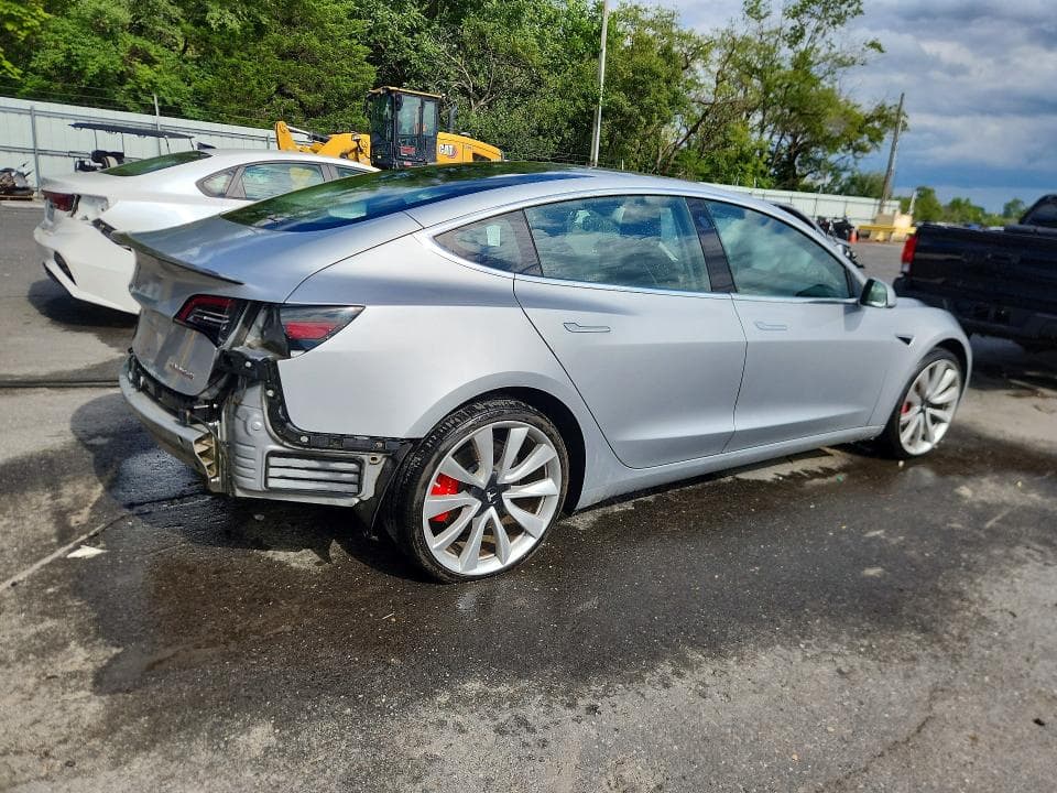 2018 TESLA MODEL 3 3