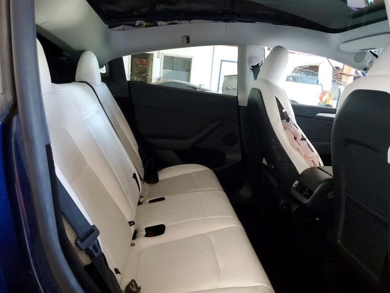 2025 TESLA MODEL Y 10