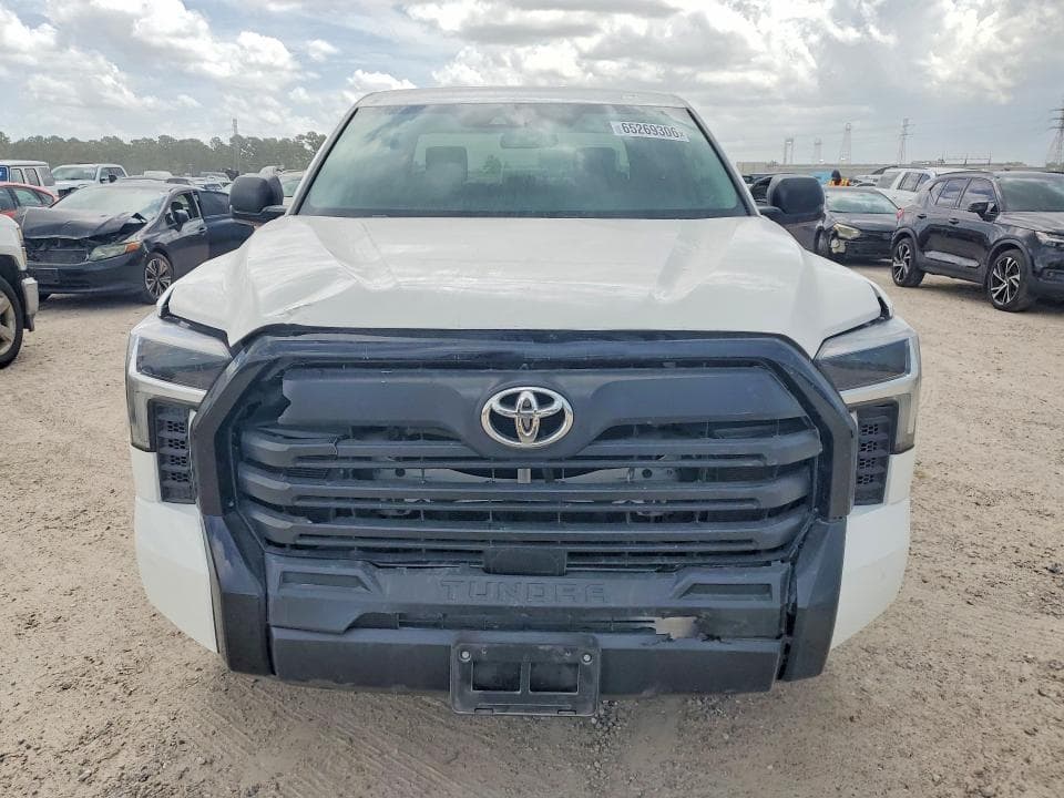 2024 TOYOTA TUNDRA SR 5