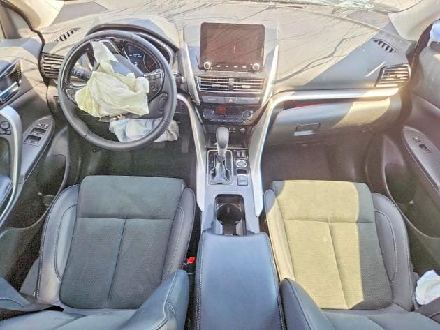 2025 MITSUBISHI ECLIPSE CROSS SE 8