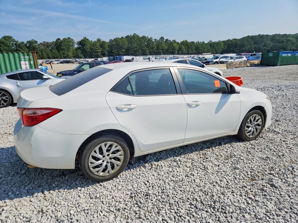 2017 TOYOTA COROLLA LE 3