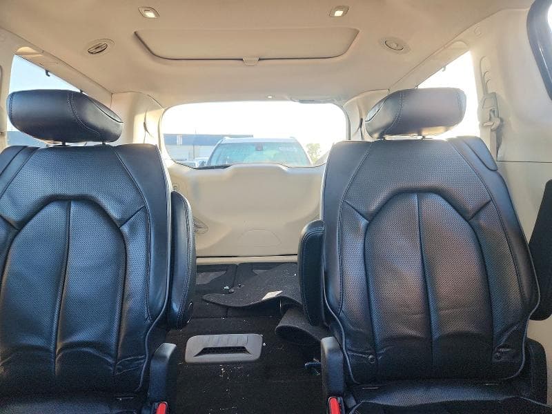 2020 CHRYSLER PACIFICA LIMITED 10