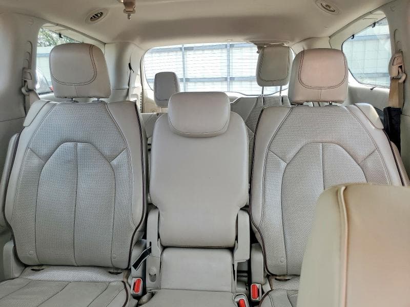 2017 CHRYSLER PACIFICA LIMITED 10
