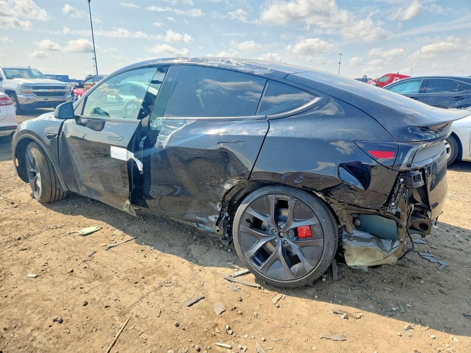 2026 TESLA MODEL Y 2