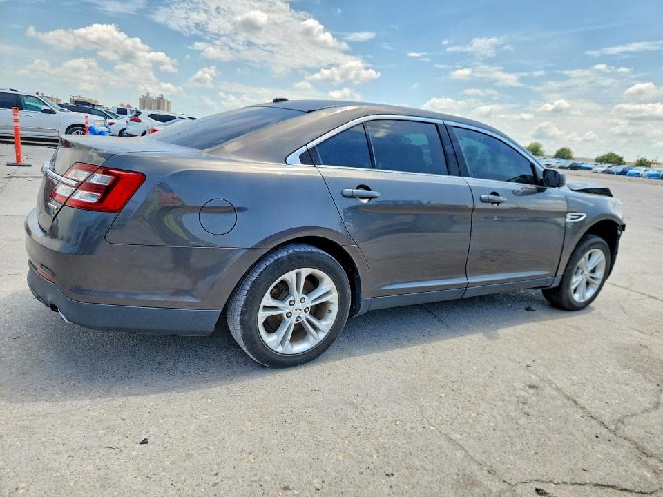 2017 FORD TAURUS SE 3