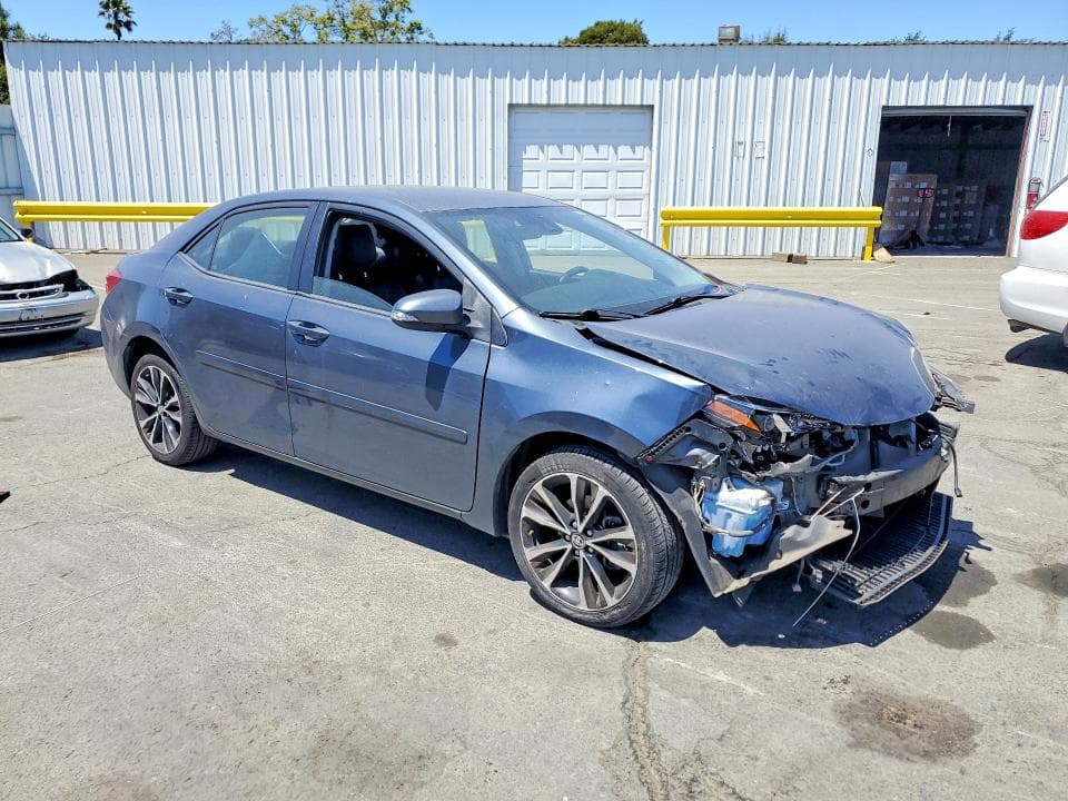 2017 TOYOTA COROLLA SE 4