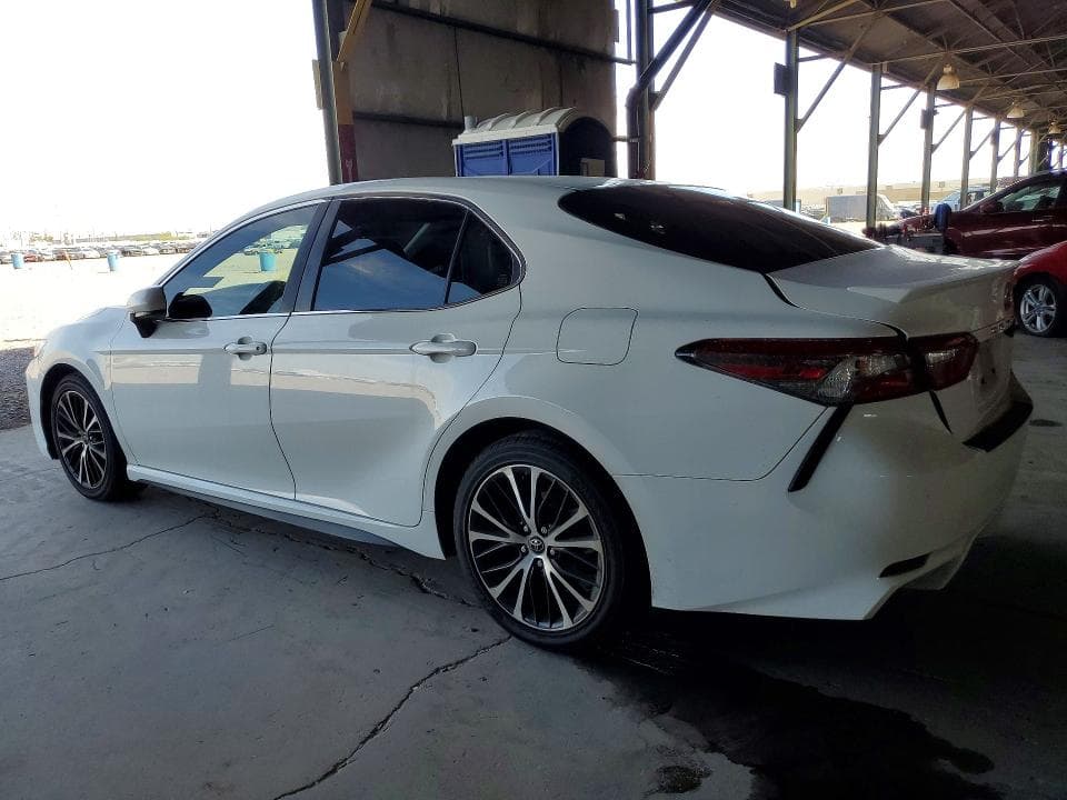 2018 TOYOTA CAMRY SE 2