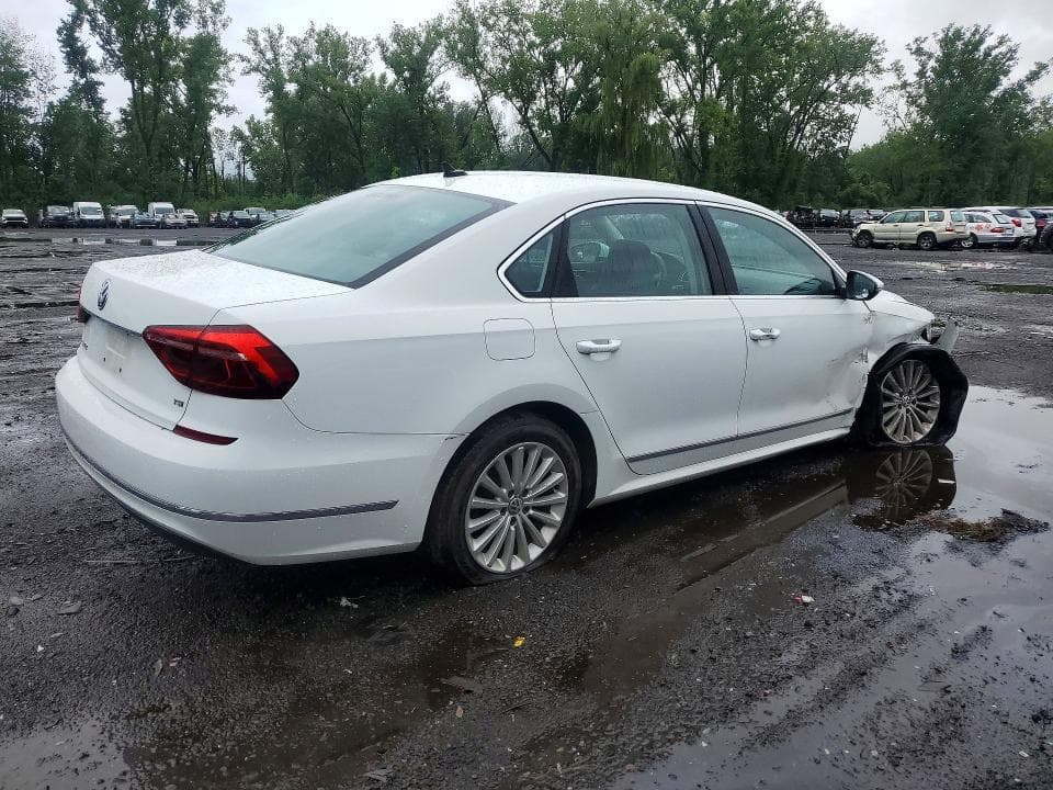2017 VOLKSWAGEN PASSAT SE 3