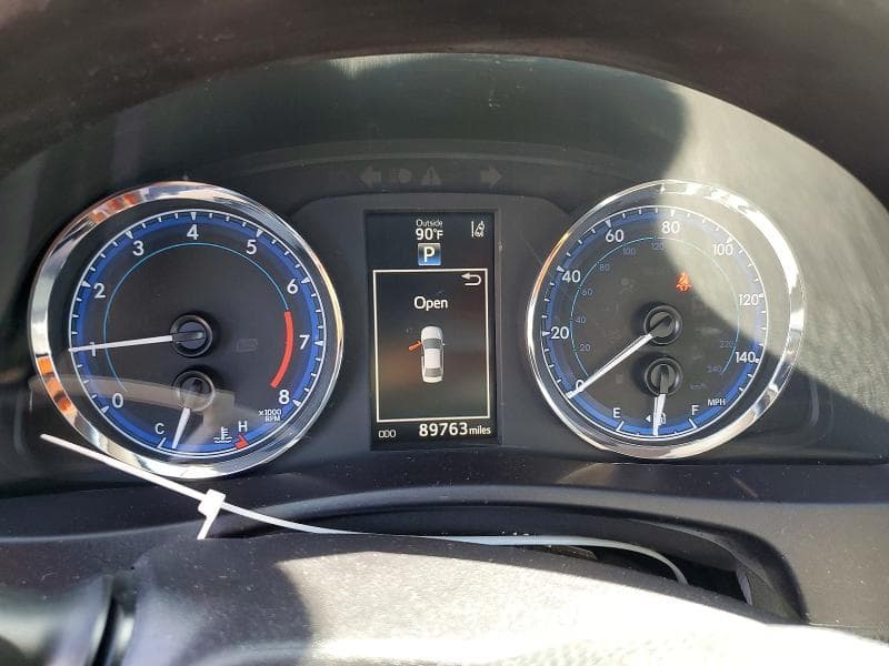 2017 TOYOTA COROLLA SE 9