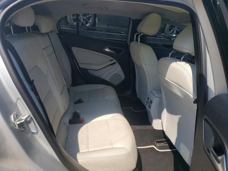 2018 MERCEDES-BENZ GLA 250 4MATIC 11