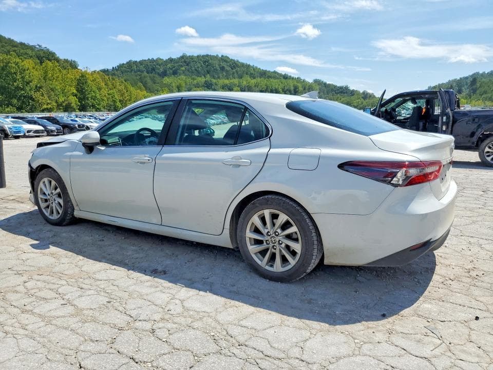 2022 TOYOTA CAMRY LE 2