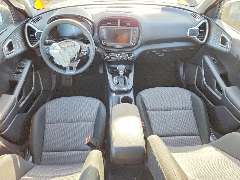 2025 KIA SOUL LX 8