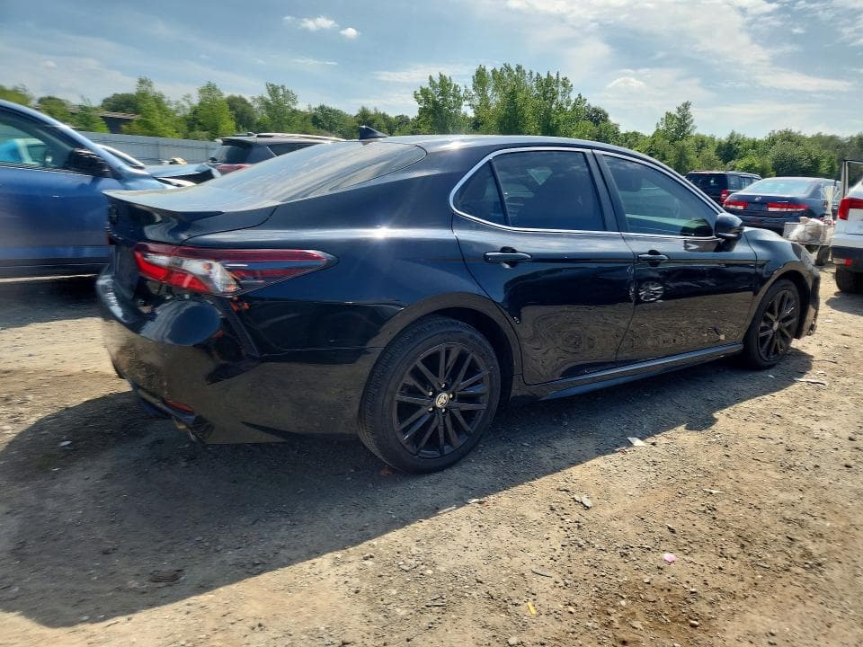 2022 TOYOTA CAMRY SE 3