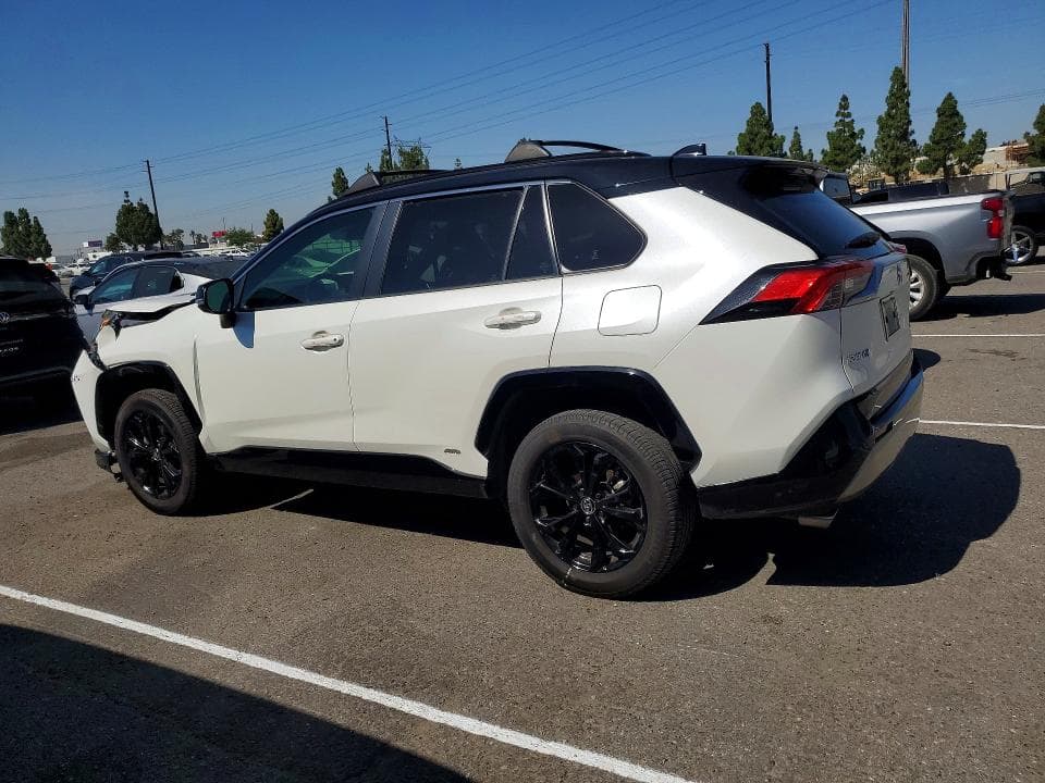 2022 TOYOTA RAV4 XSE 2