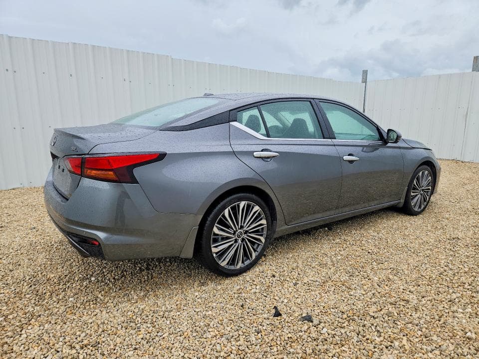 2025 NISSAN ALTIMA SL 3