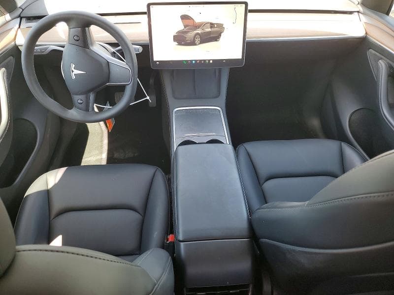 2023 TESLA MODEL Y 8