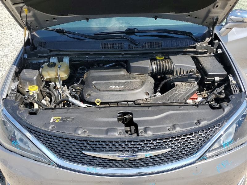 2018 CHRYSLER PACIFICA LIMITED 12