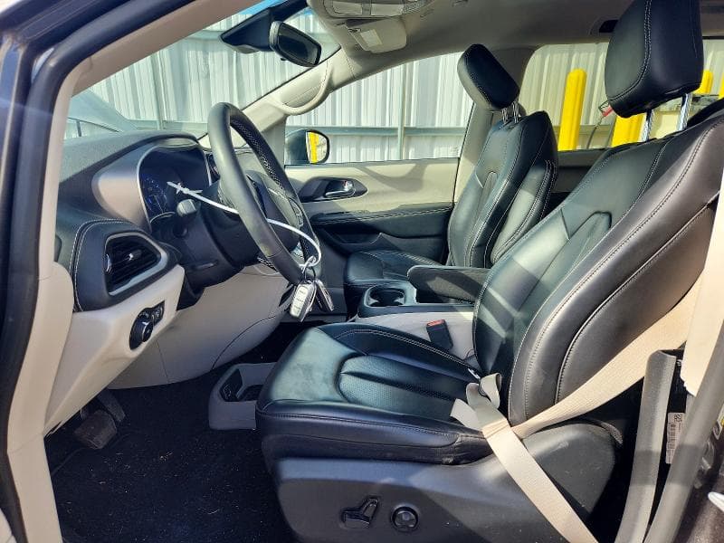 2023 CHRYSLER PACIFICA TOURING L 7