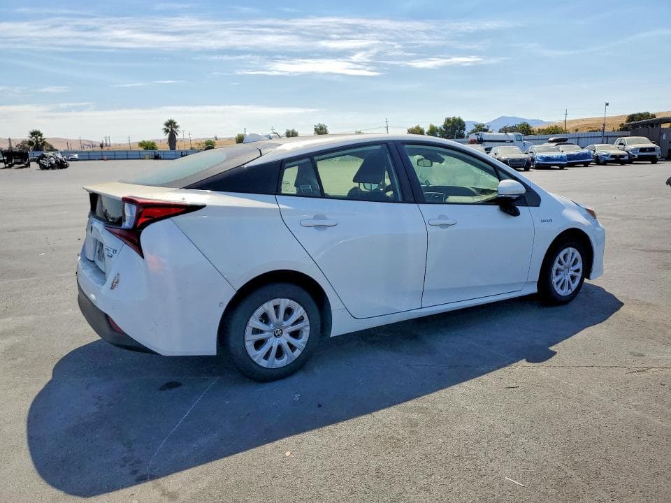 2021 TOYOTA PRIUS LE 3
