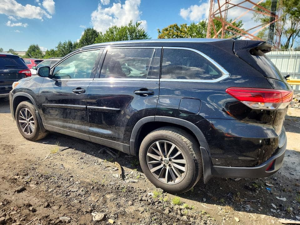 2019 TOYOTA HIGHLANDER XLE 2